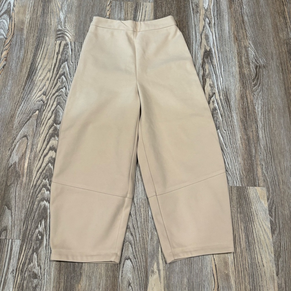 Capri trousers